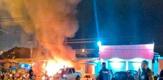 Policía de Ecuador investiga explosión de coche bomba en cárcel de Guayas