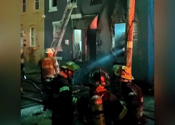 ¡Trágico! Voraces llamas consumen la vida de 4 personas en Filadelfia