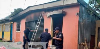 Incendio arrasa con enseres de una vivienda en Managua