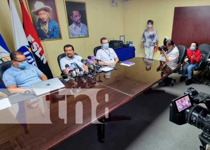 Autoridades anunciando medidas para incremento de combustibles en Nicaragua