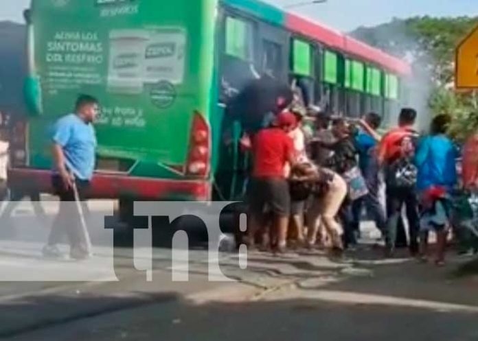 Bus con desperfectos mecánicos en Tipitapa