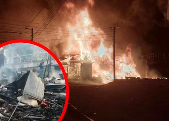 Voraz incendio consume 41 negocios en mercado de Comayagüela, Honduras