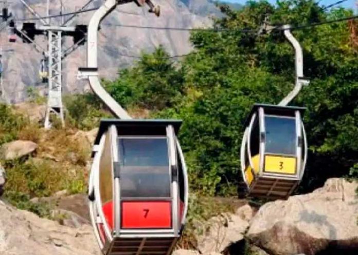 india2 ¡Choque mortal! en teleférico dejó un muerto y 40 atrapados en la India