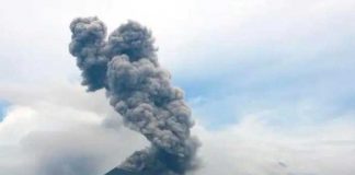 Apocalíptica erupción de Krakatoa dejó gigantesca nube de ceniza en Indonesia