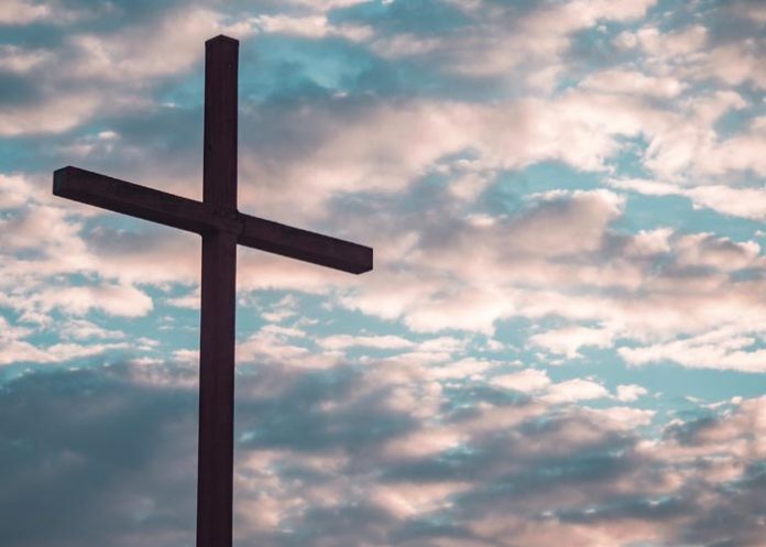 En Guatemala, hombre que interpretaba a Jesús casi muere electrocutado