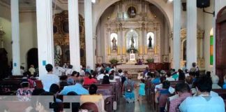 Devotos reparten chicha y celebran a San Benito de Palermo en León