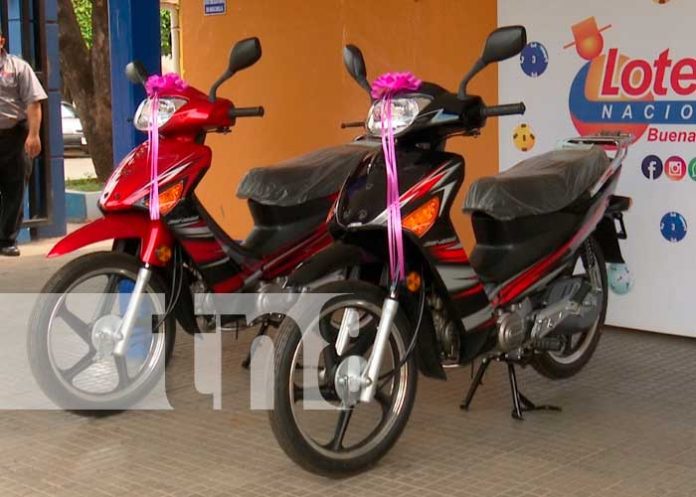 Lotería Nacional entrega premios a ganadores