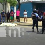 Hombre acuchilla a mujer y luego muere al ser atropellado en Managua Conmoción en Managua por un hecho de agresión y muerte
