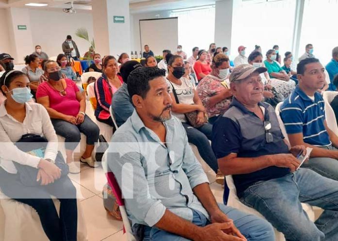 Conferencia del INTA sobre propiedades del marango