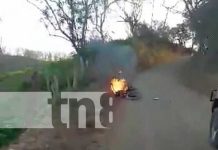 No más gira a la playa: Moto toma fuego en plena marcha desde Nandaime Moto que terminó quemada en el trayecto de Nandaime a El Astillero