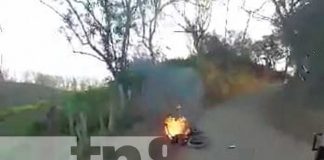 Moto que terminó quemada en el trayecto de Nandaime a El Astillero