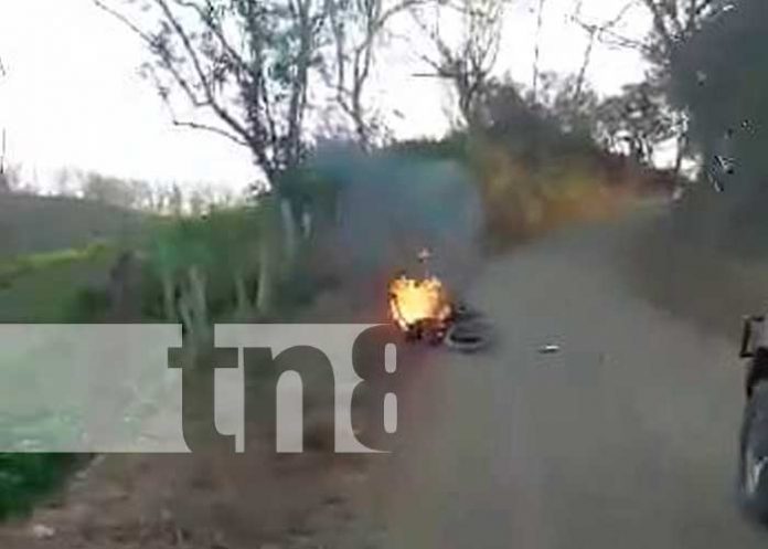 moto-quemada-nandaime-2 Moto que terminó quemada en el trayecto de Nandaime a El Astillero