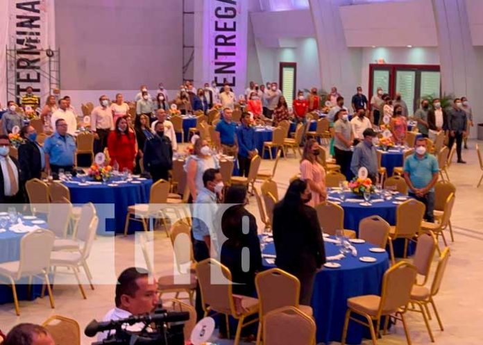 Ceremonia de entrega de reconocimientos a deportistas en Nicaragua