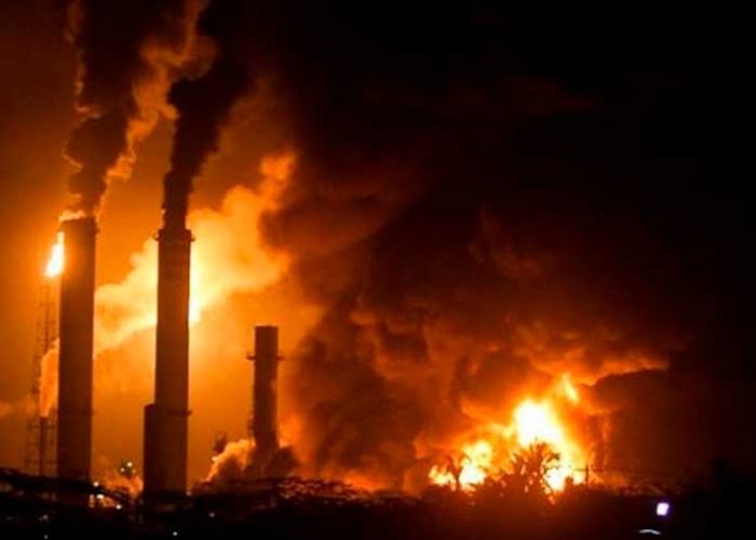 ¡Trágico! 100 personas mueren tras explosión en refinería ilegal en Nigeria