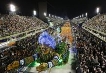 Muere niña tras aplastamiento en la pierna durante el Carnaval de Río Muere niña tras aplastamiento en la pierna durante el Carnaval de Río