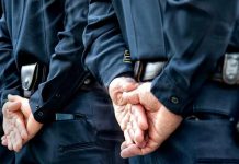 Argentina: Policía secuestró, golpeó y violó a una niña de cinco años Argentina: Policía secuestro, golpeó y violó a una niña de cinco años