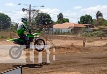 Adrenalina y velocidad en el campeonato nacional de motocross en Managua