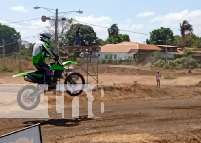 nn2 Adrenalina y velocidad en el campeonato nacional de motocross en Managua