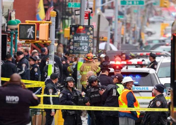 nueva-york3 ¡De terror! Tiroteo en el metro de Nueva York deja 13 heridos