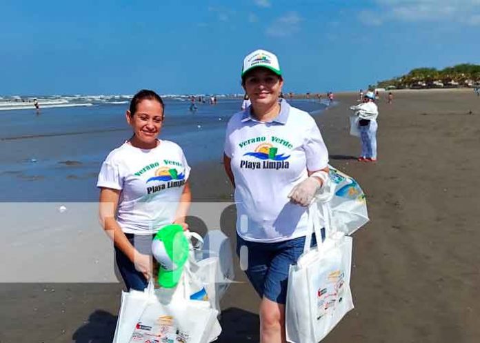 Entregan depósitos de basura en Pochomil para no botar desechos en las costas