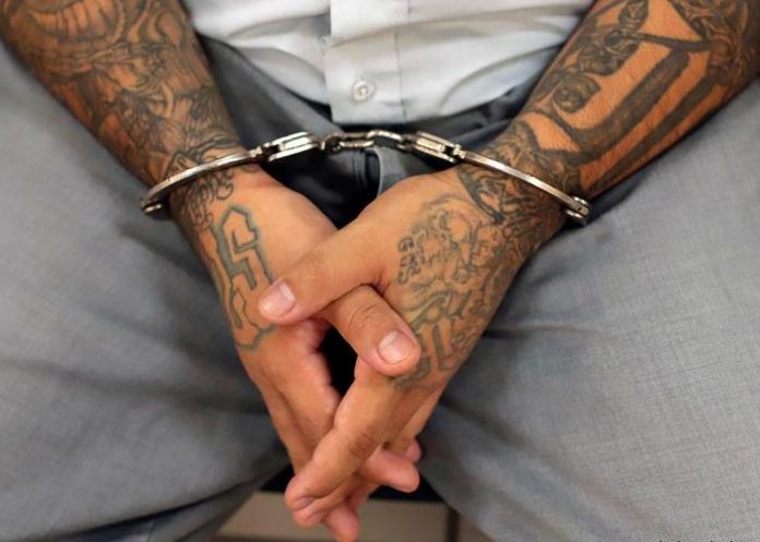 pandilleros-tatuaje- Pandilleros queman sus tatuajes para evitar ser capturados en El Salvador