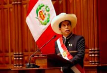 Perú decreta toque de queda ante violentas protestas Perú decreta toque de queda ante violentas protestas