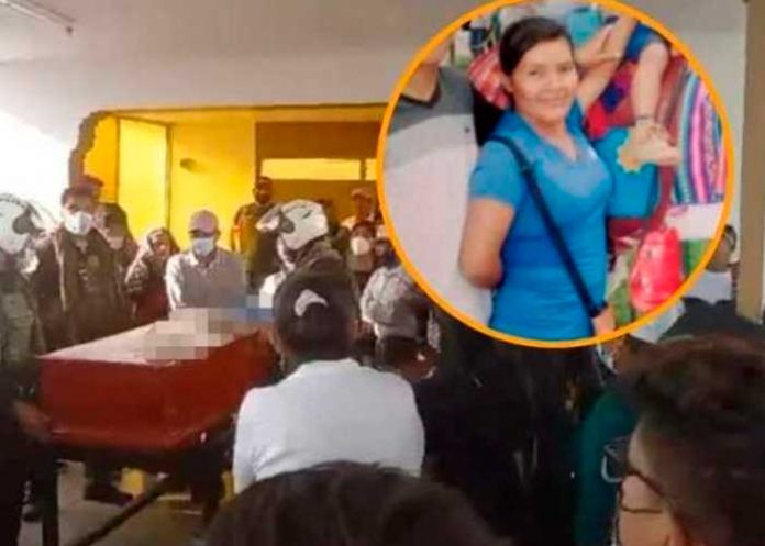 ¡Clase susto! En pleno cortejo fúnebre mujer 'resucita' en Perú