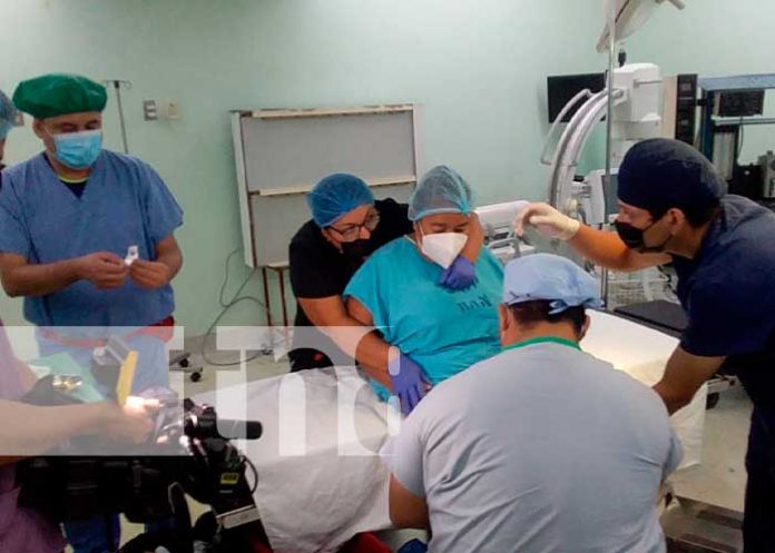 Plasma en rodillas, servicio médico gratuito en Nicaragua