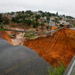 Sudáfrica evalúa daños causados por inundaciones que dejaron 443 muertos Sudáfrica evalúa daños causados por inundaciones que dejaron 443 muertos