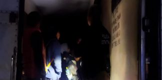 En Coahuila, México identifican a 92 migrantes encerrados en un tráiler