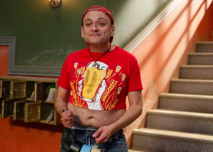 vecinos- Actor de “Vecinos”, Lalo España, confesó discriminación por su físico en TV