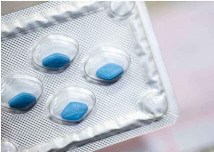 Estudiantes en Colombia beben viagra por reto viral y terminan hospitalizados