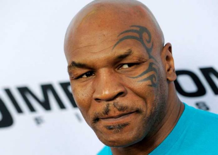 video1/ Mike Tyson le propina tremenda