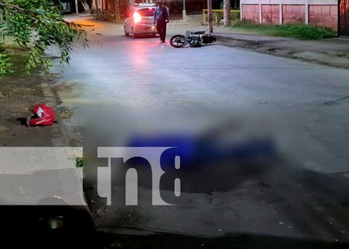 1 Motociclista fallece luego de impactar contra un boulevard en Ciudad Sandino