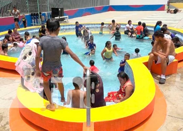 1 Familias de Managua llenan el centro turístico de Xilonem