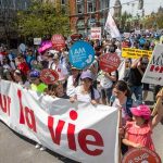 Miles de activistas contra el aborto se manifiestan en Canadá