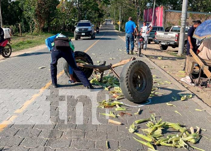 Carretoneros sobreviven al ser impactados por un vehículo en Jalapa