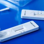 Científicos desarrollan test de orina para detectar COVID-19.