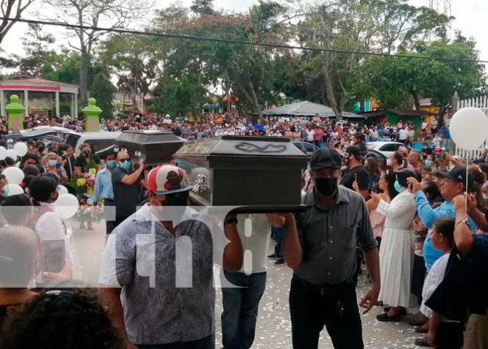 Despiden en San Marco entre llantos y dolor a los 4 fallecidos en accidente