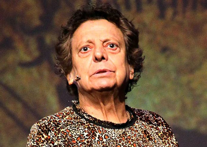 1 César Bono dice que debe regresar a trabajar porque sus hijos dependen de él.