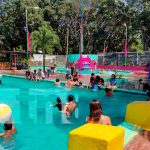 Familias de Nicaragua apaciguan el calor en Xilonem Familias de Nicaragua apaciguan el calor en Xilonem