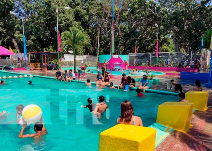 Familias de Nicaragua apaciguan el calor en Xilonem