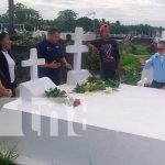 Ofrenda floral para los héroes de la revolución de la Costa Caribe Norte Ofrenda floral para los héroes de la revolución de la Costa Caribe Norte
