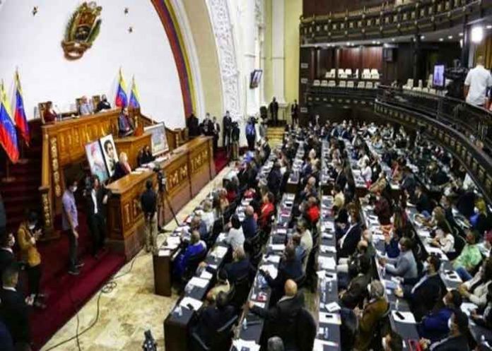 1 Parlamento de Venezuela investigará casos de intento de asesinato e invasión