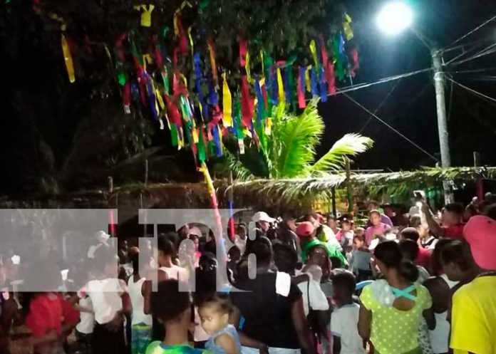 1 Barrio tradicional de Bluefields celebró el May Pole