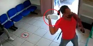 Golpea a una empleada en taquilla pero él termina desangrándose