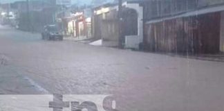 Río Blanco se desborda y deja varias viviendas afectadas