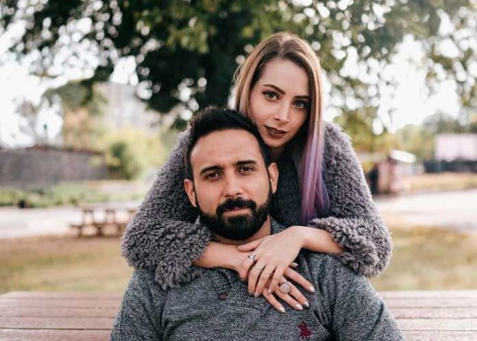 1 YosStop comparte primera foto de su bebé;