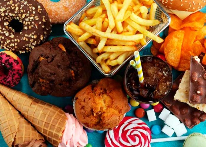 Alimentos y bebidas que pueden aumentar el cáncer en tu cuerpo