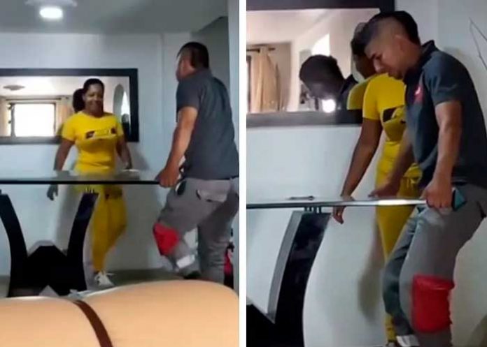 Llegan a instalar el Wifi y los puso a cambiar la sala